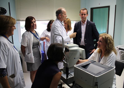 Noticia de Almería 24h: La Unidad de Oftalmología del Hospital de Poniente atiende cada año una media de  42.000 consultas 