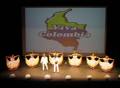Muestra de Cultura y Folclore en la II Gala con motivo del Da de la Hispanidad