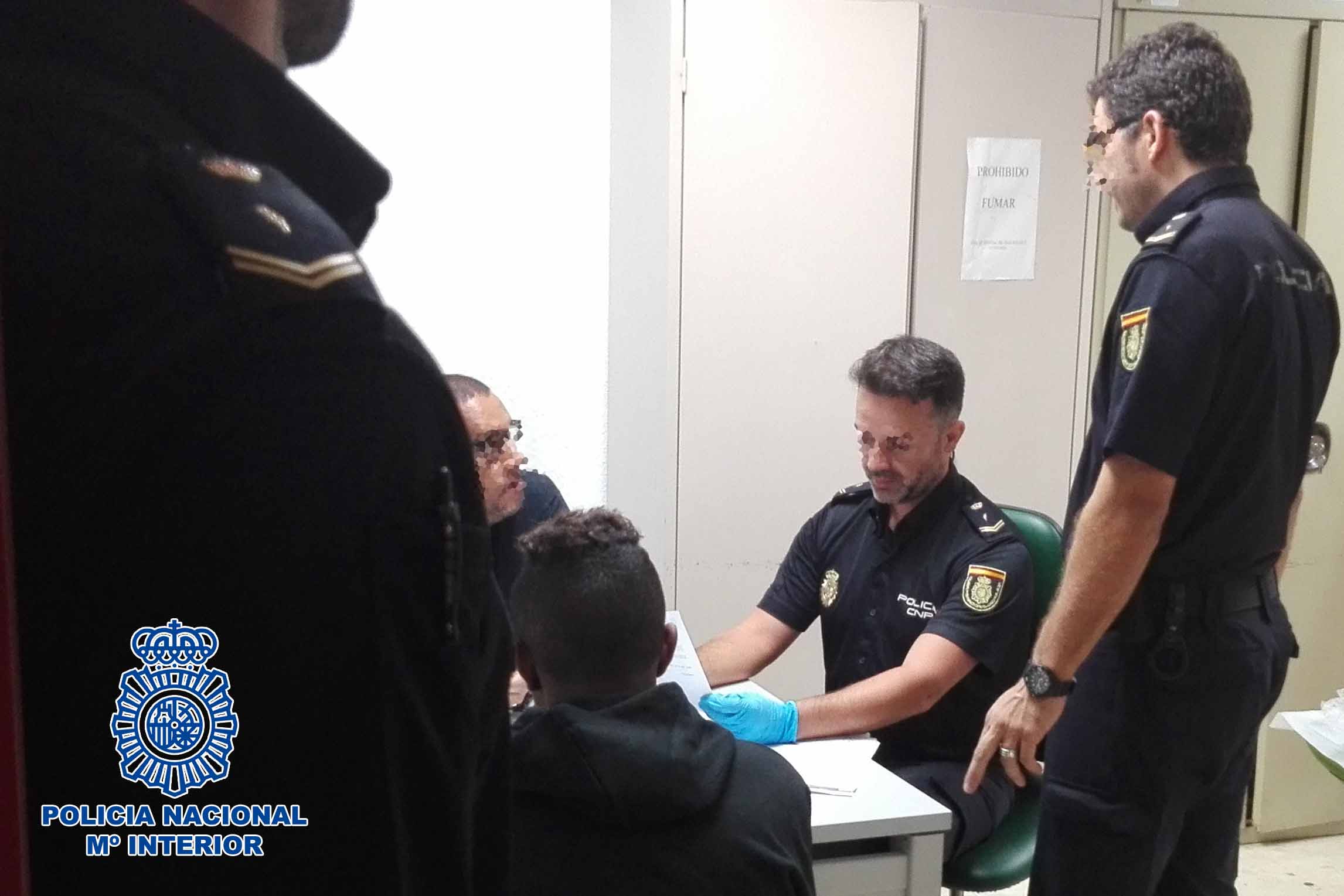 La Polica Nacional detiene a dos pateristas dedicados a la introduccin en Espaa de inmigrantes procedentes de Argelia