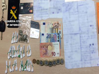 Detenido con más de veinte bolsas de cocaina listas para su venta