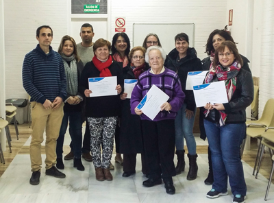 20 mujeres de Instincin practican Biodanza en el marco de los Talleres Carmen de Burgos
