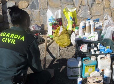 Noticia de Almería 24h: La Guardia Civil detiene tres personas por un delito de robo en un almacén