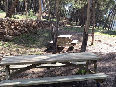 El Ayuntamiento de Berja instala 20 nuevos merenderos en el Parque Periurbano de Castala