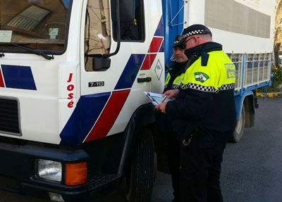Noticia de Almería 24h: La Policía Local de Adra participa en una campaña de vigilancia y control sobre camiones y furgonetas 