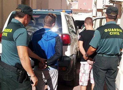 Noticia de Almera 24h: La Guardia Civil detiene a dos personas por un delito de robo con fuerza y un delito de robo en interior de vehculo