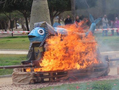 Noticia de Almería 24h: El Carnaval entra en su semana grande con la exposición de la tradicional “Sardina” antes de su velatorio y quema este domingo