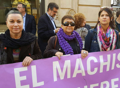 IU se une al Paro internacional de la mujer con una concentracin en la Diputacin Provincial de Almera