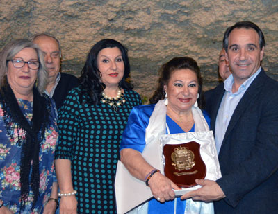 Almera rinde homenaje a la gran cantaora gaditana Mara Vargas en la Pea El Morato