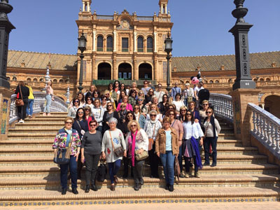 Mujeres de Gdor realizan un viaje cultural a Sevilla dentro de los actos del Da de la Mujer