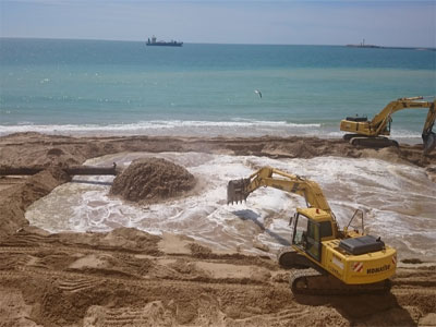 Ecologistas en Accin denuncia una Aberrante recarga de arena de la playa de Mojcar