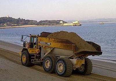 Equo Almera insta al Gobierno a frenar el despilfarro de miles de euros con el relleno de arena de las playas del Levante