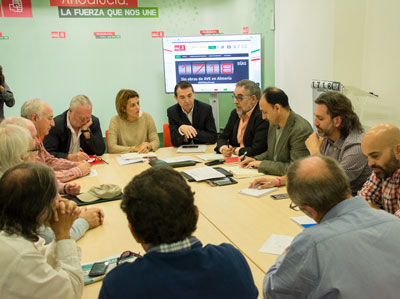 El PSOE muestra su apoyo a la Mesa del Ferrocarril y le informa de las enmiendas que presentar a los Presupuestos  