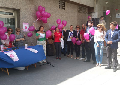 Suelta de globos con motivo del da internacional de la fibromialgia