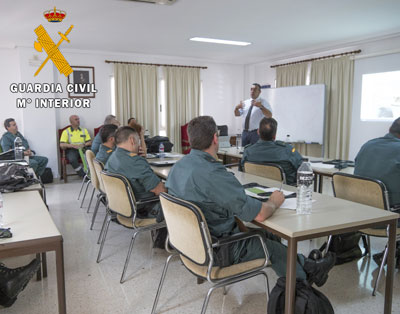 La Guardia Civil imparte un Seminario sobre deteccin e identificacin vehculos robados 