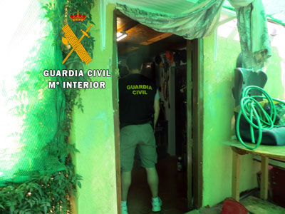 Noticia de Almera 24h: La Guardia Civil desmantela un activo punto de venta de cocana y herona en Adra 