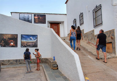 Fotografas artsticas y solidarias invitan a conocer el barrio abulense de San Antn 