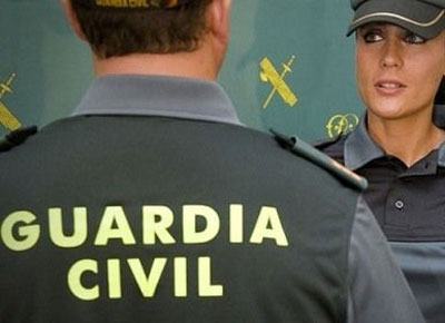Noticia de Almería 24h: La Guardia Civil auxilia a una persona herida en Roquetas de Mar