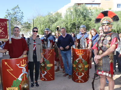 Noticia de Almería 24h: El Parque Municipal recibe a numerosos visitantes para conocer cómo era la vida en la antigua Ciudad Romana de Murgi 