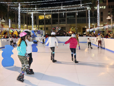 Una cuenta atrs da la bienvenida a la Navidad que este ao llega sobre patines e ilumina todo El Ejido