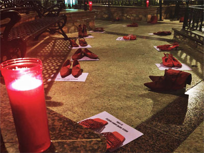 Noticia de Almería 24h: “Zapatos rojos contra la violencia de género” en Tabernas 