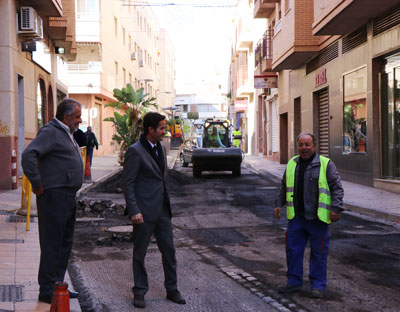 Noticia de Almería 24h: El Plan Municipal de Regeneración y Refuerzo de Pavimentos llega a Ejido Norte con el arreglo de más de una veintena de calles