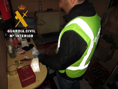 Noticia de Almería 24h: Vendía cocaína a sus clientes en el Pub que regentaba