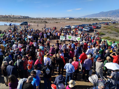 Noticia de Almera 24h: Roquetas sale a la calle para proteger sus Salinas