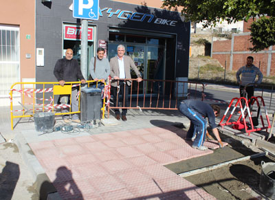 El Ayuntamiento de Hurcal de Almera lleva a cabo un Plan de Accesibilidad que incluye rebaje de aceras y pasos de peatones a lo largo de 2018