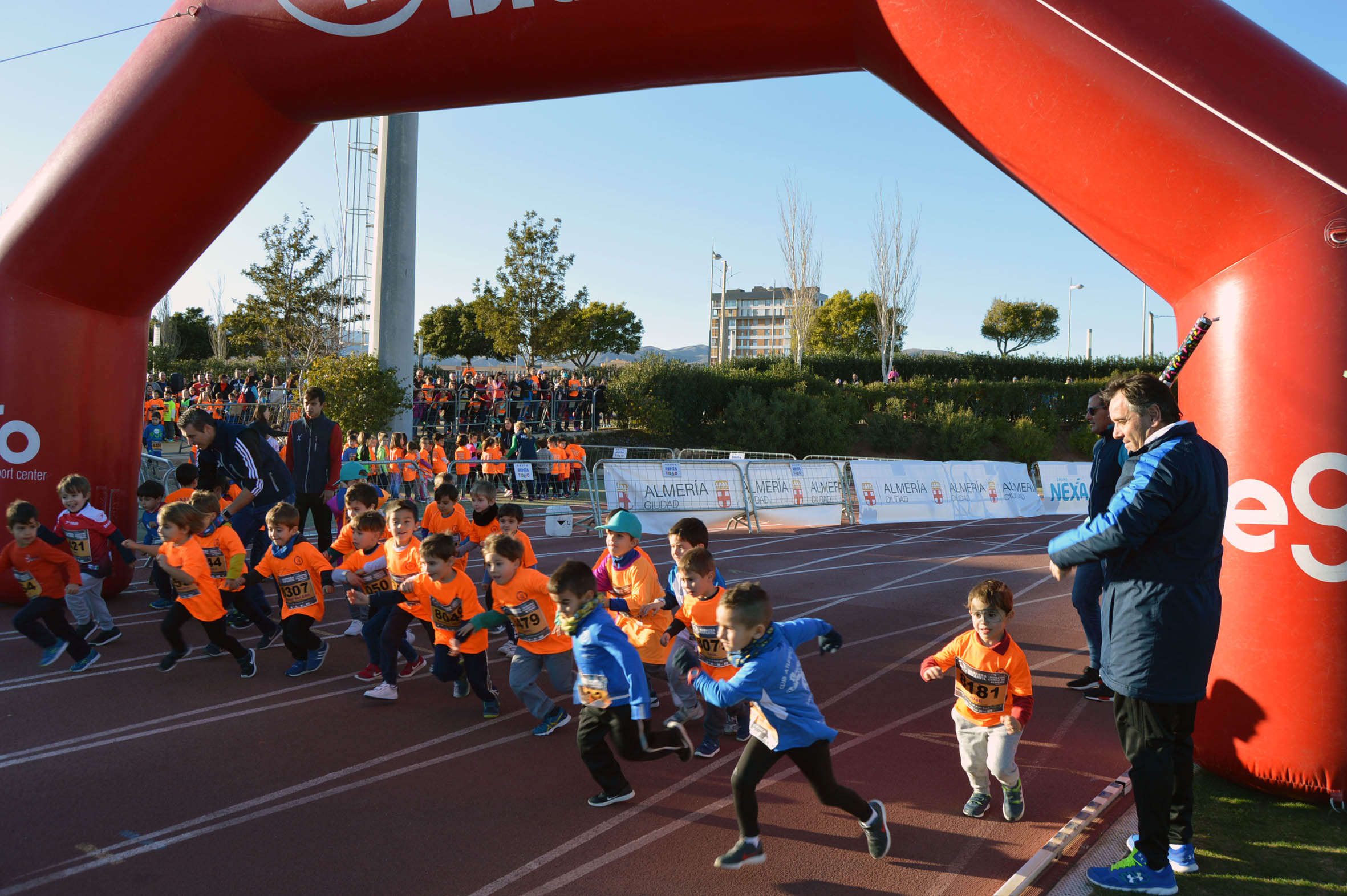 El futuro del running se dieron cita en las carreras infantiles del 31 Medio Maratn de Almera