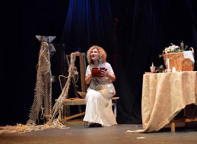 El Teatro Apolo disfruta de - Mujeres de la Chanca -, homenaje a las heronas del barrio 