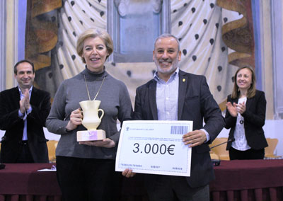 Entrega del I Premio Internacional de Poesa Ciudad de Vera a la escritora Sevillana Mara Sanz