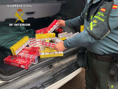 Noticia de Almería 24h: Encuentran 238 cajetillas de tabaco de contrabando oculto en varias mochilas