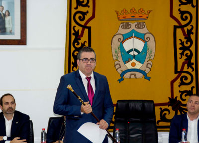 Felipe Cayuela Hernández toma posesión como alcalde de Carboneras 
