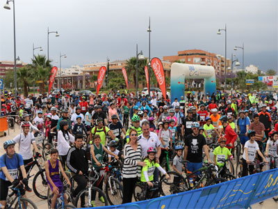 La XXXII edicin del Da de la Bicicleta de El Ejido ha registrado un gran xito de participacin con cerca de un millar de inscritos 