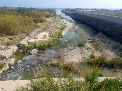 IU exige la limpieza urgente de las aguas estancadas de la desembocadura del rio Andarax