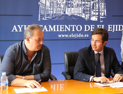 Noticia de Almería 24h: El equipo de gobierno ejecutará en 2018 inversiones en los núcleos por valor de casi 2.3 millones de euros  