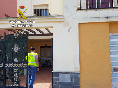 Noticia de Almera 24h: Ocupa una vivienda que no es suya para alquilrsela a personas sin papeles