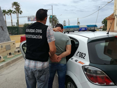 Noticia de Almería 24h: Detenido un estafador en Vera que operaba desde su locutorio