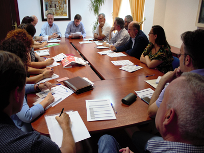 Noticia de Almería 24h: Ayuntamiento y agentes económicos y sociales trabajan en un plan para la plena integración laboral en Roquetas 
