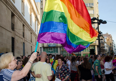 Una marcha y un manifiesto por el centro de Almera dan visibilidad a la diversidad LGTBI+