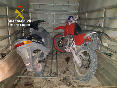 Noticia de Almería 24h: La Guardia Civil sorprende a los presuntos autores de la sustracción de ciclomotores