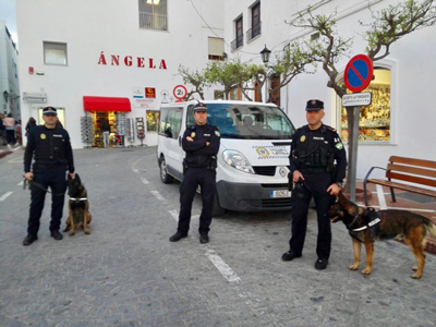 En activo la nueva  Unidad Canina de la Policia Local de Mojcar 