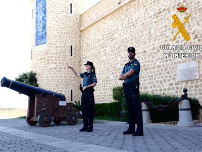 Noticia de Almería 24h: La Guardia Civil detiene a dos personas por un robo con violencia a un menor de tan sólo 15 años