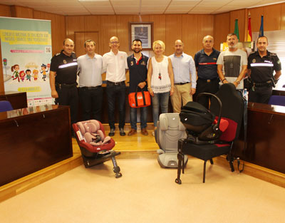 Nueva donación de sistemas de seguridad vial infantil gracias al Gabinete de Educación Vial de Roquetas