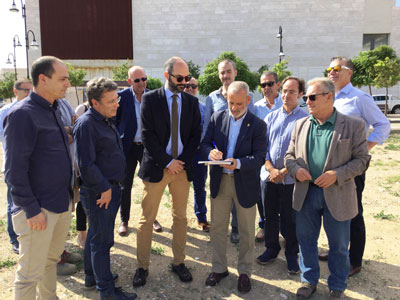 Noticia de Almería 24h: Firma del acta de replanteo y autorización del inicio de las obras de la nueva residencia de mayores de Vera