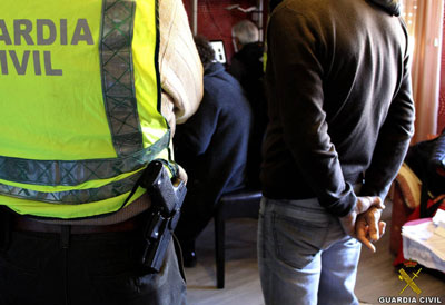 Noticia de Almería 24h: Detenido por robar dos mesas y cinco sillas de una churrería en Roquetas