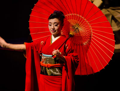 El genuino folclore japons conquista al pblico del Maestro Padilla con Ha-Ya-To