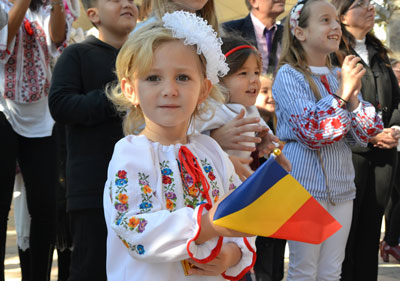 Noticia de Almería 24h: Multitudinaria celebración nacional de Rumanía en el centenario de la unión de las provincias rumanas