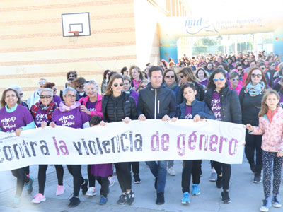 Cerca de 500 ejidenses marchan contra la violencia de gnero 