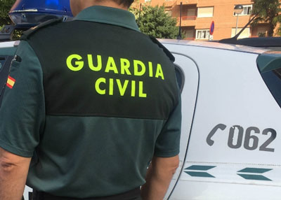 Noticia de Almería 24h: Detenidos por atracar a una persona con un arma y golpearle hasta provocarle una fractura facial